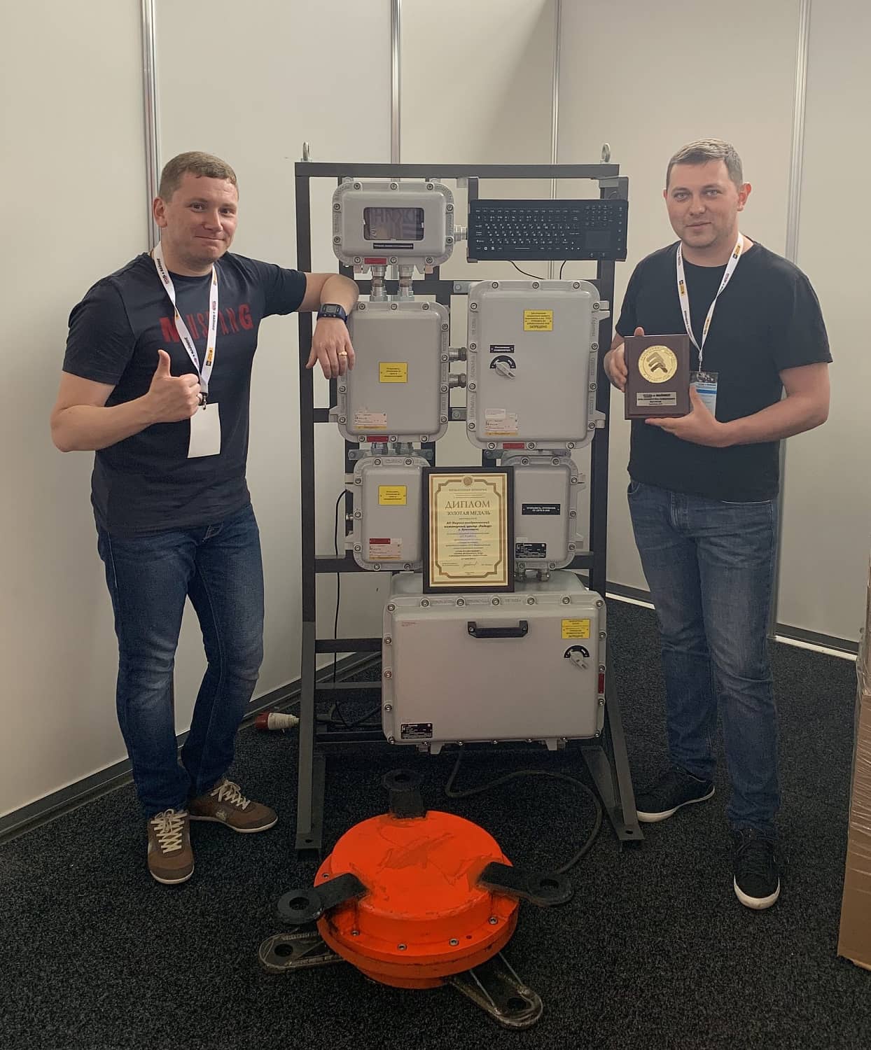 На выставке «Уголь России и Майнинг 2019» компания АО НВИЦ «Радиус» получила Золотую медаль за систему аварийной сейсмической связи АСС «Радиус-3» представленную на конкурс «Лучший экспонат»